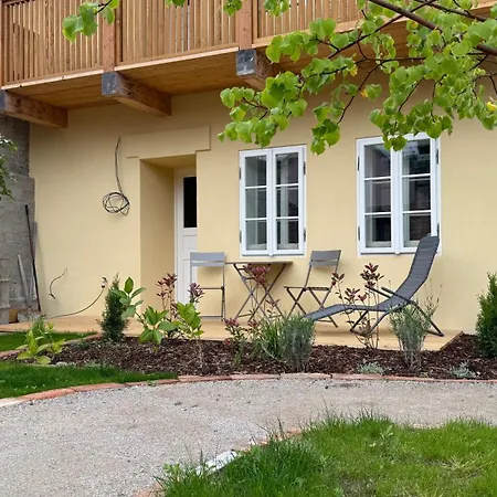 Cetnicka Stanice 아파트 *